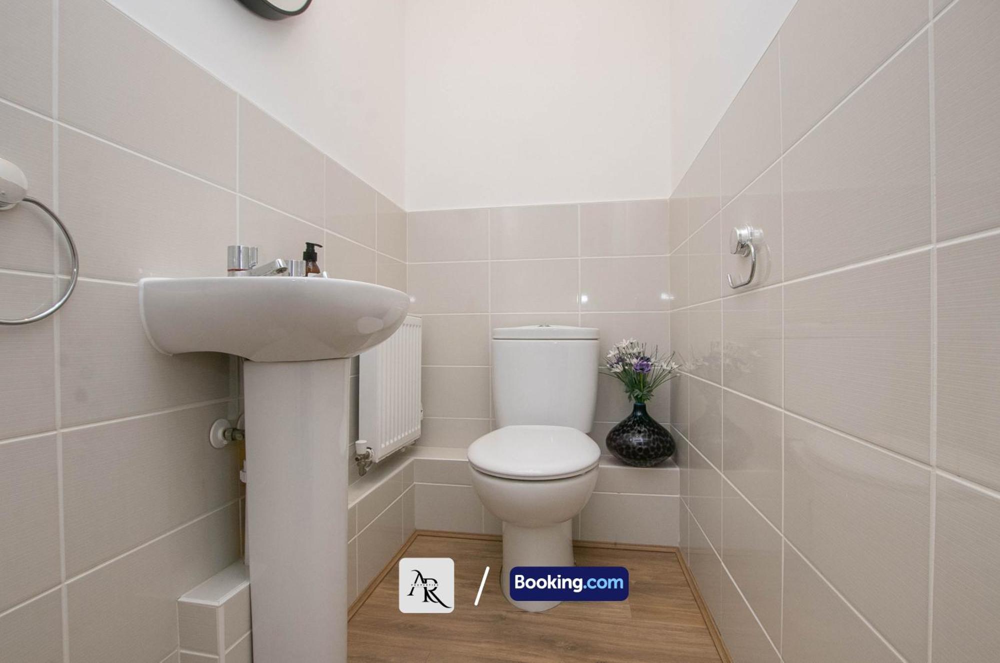 Cozy House By Ar Properties Short Lets & Serviced Accommodation كول شيستر المظهر الخارجي الصورة